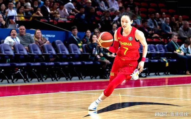 竞技体验-关于阿扎伦卡重返赛场，战术调整首场状态出色，篮网观众沸腾！引发球迷热议的信息-竞技体验